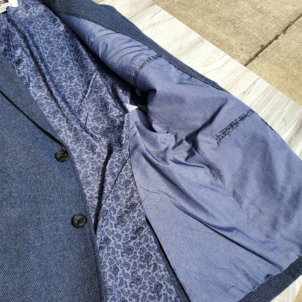 Blazer - Picture 3 of 4